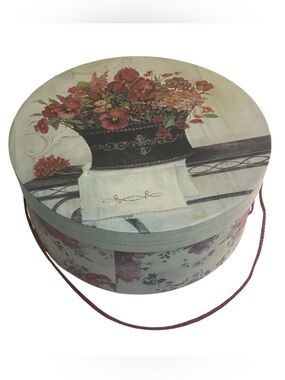 Kathryn White Tri-Coastal Design Floral Hat Box 13” Round Vintage 2004 Storage